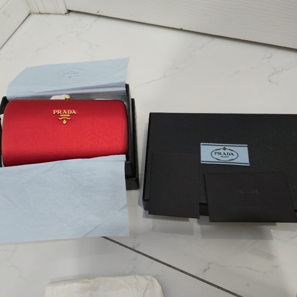 BNIB Authentic Prada Red Satin Box Clutch Bag - Picture 4 of 13